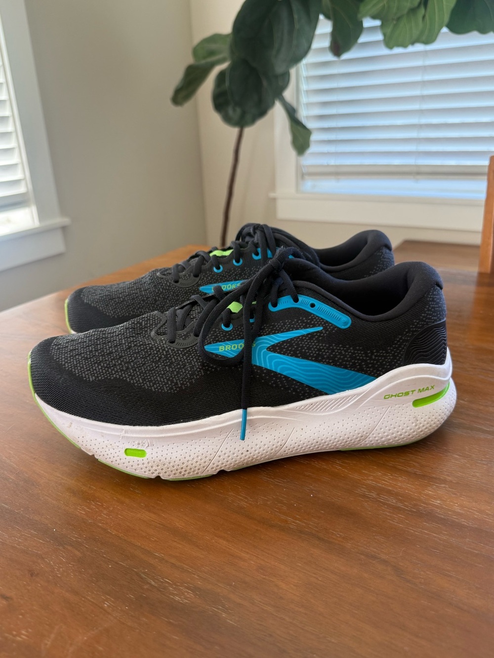 Brooks Men’s ' Black and Blue Ghost Max Running Sneakers with Neon Green Accents
